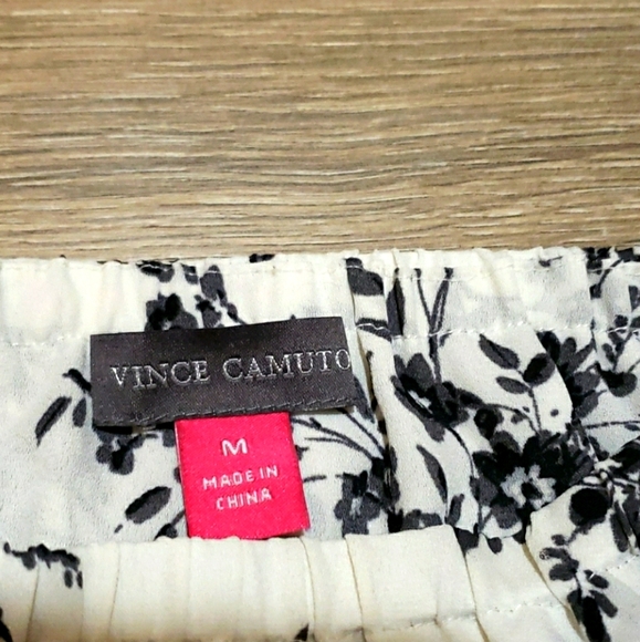 Vince Camuto off the shoulder blouse. Medi… - Picture 4 of 4